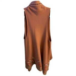 NEW DANIALI women's sleeveless embroidered vest in rust